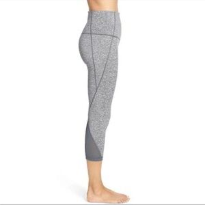 Nordstrom Zella Gray High-Waisted Cropped “Hatha” Leggings  SZ XS Activewear Gym